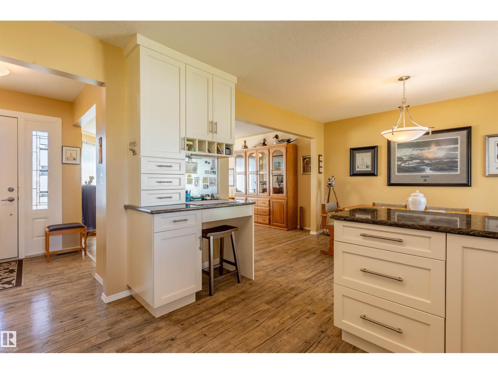 8608 107 Av, Morinville, Alberta  T8R 1C2 - Photo 10 - E4497643