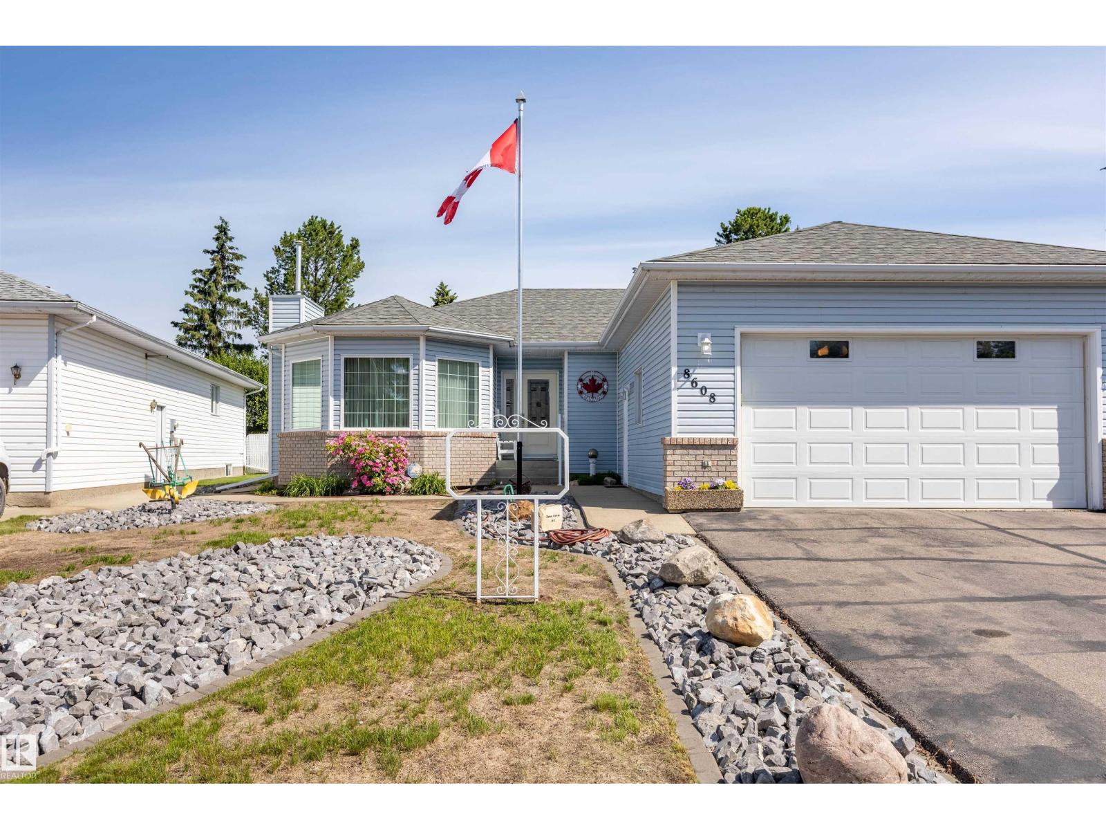8608 107 Av, Morinville, Alberta  T8R 1C2 - Photo 2 - E4497643
