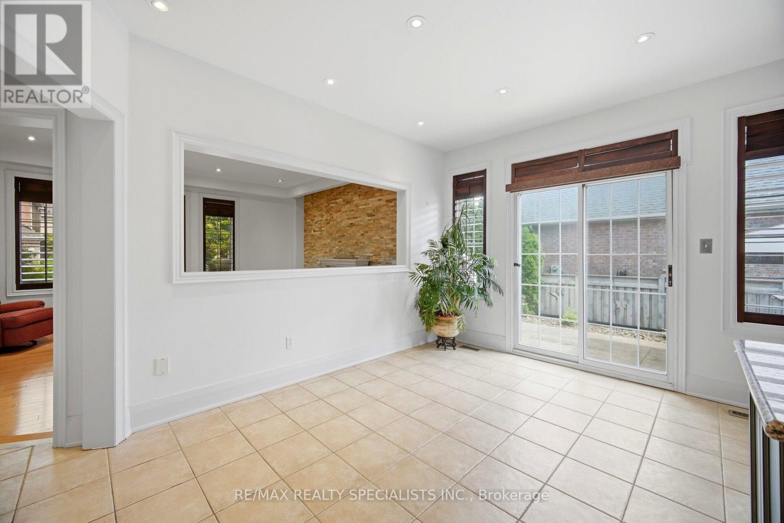 257 St. Francis Avenue, Vaughan, Ontario  L4H 3E7 - Photo 14 - N13538500