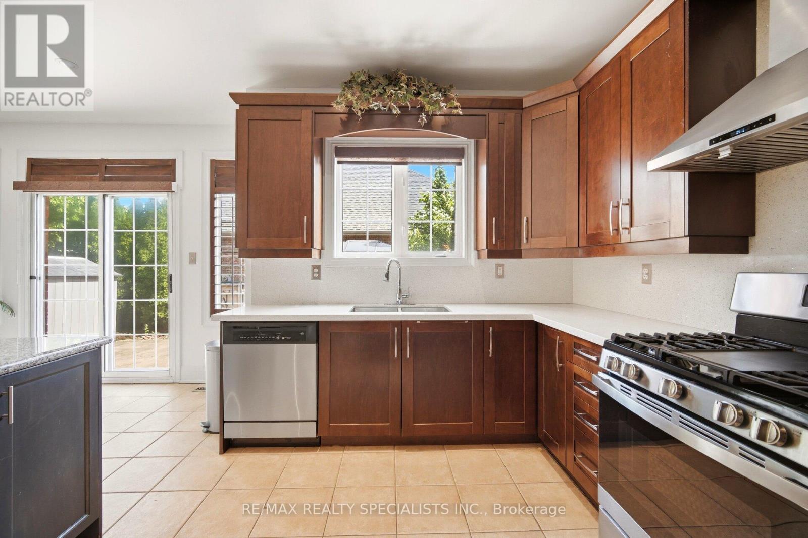 257 St. Francis Avenue, Vaughan, Ontario  L4H 3E7 - Photo 17 - N13538500