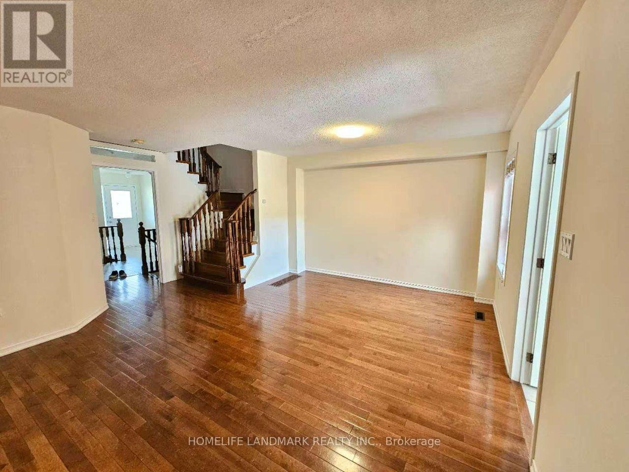 56 Briarcrest Drive, Markham, Ontario  L6C 3E7 - Photo 3 - N13538620