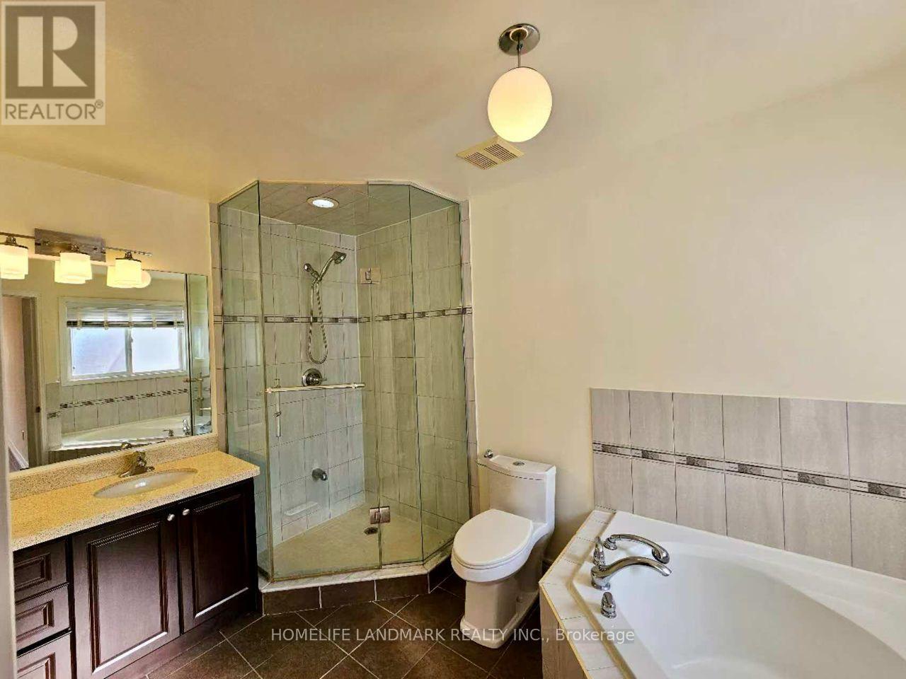 56 Briarcrest Drive, Markham, Ontario  L6C 3E7 - Photo 6 - N13538620