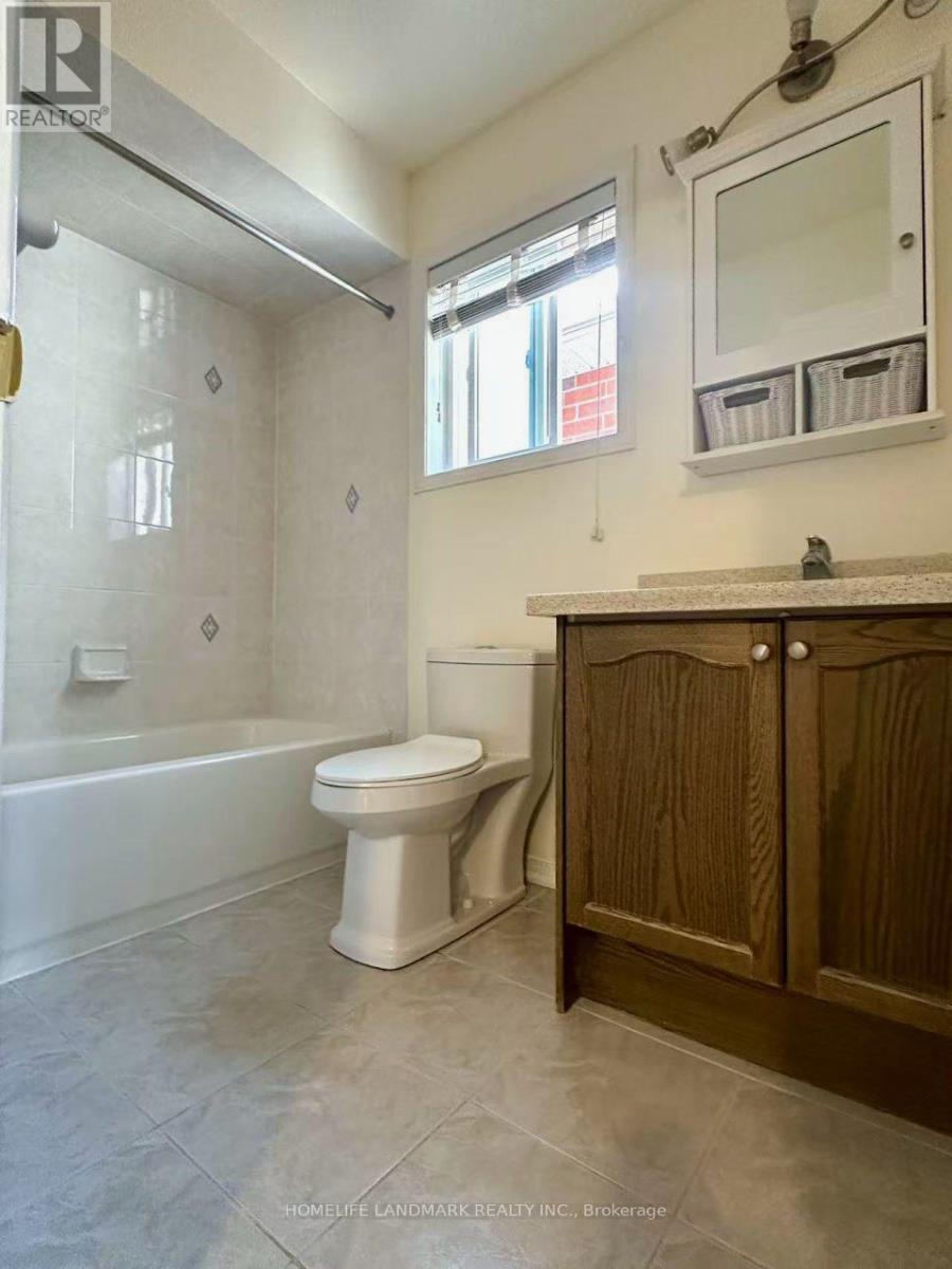 56 Briarcrest Drive, Markham, Ontario  L6C 3E7 - Photo 9 - N13538620
