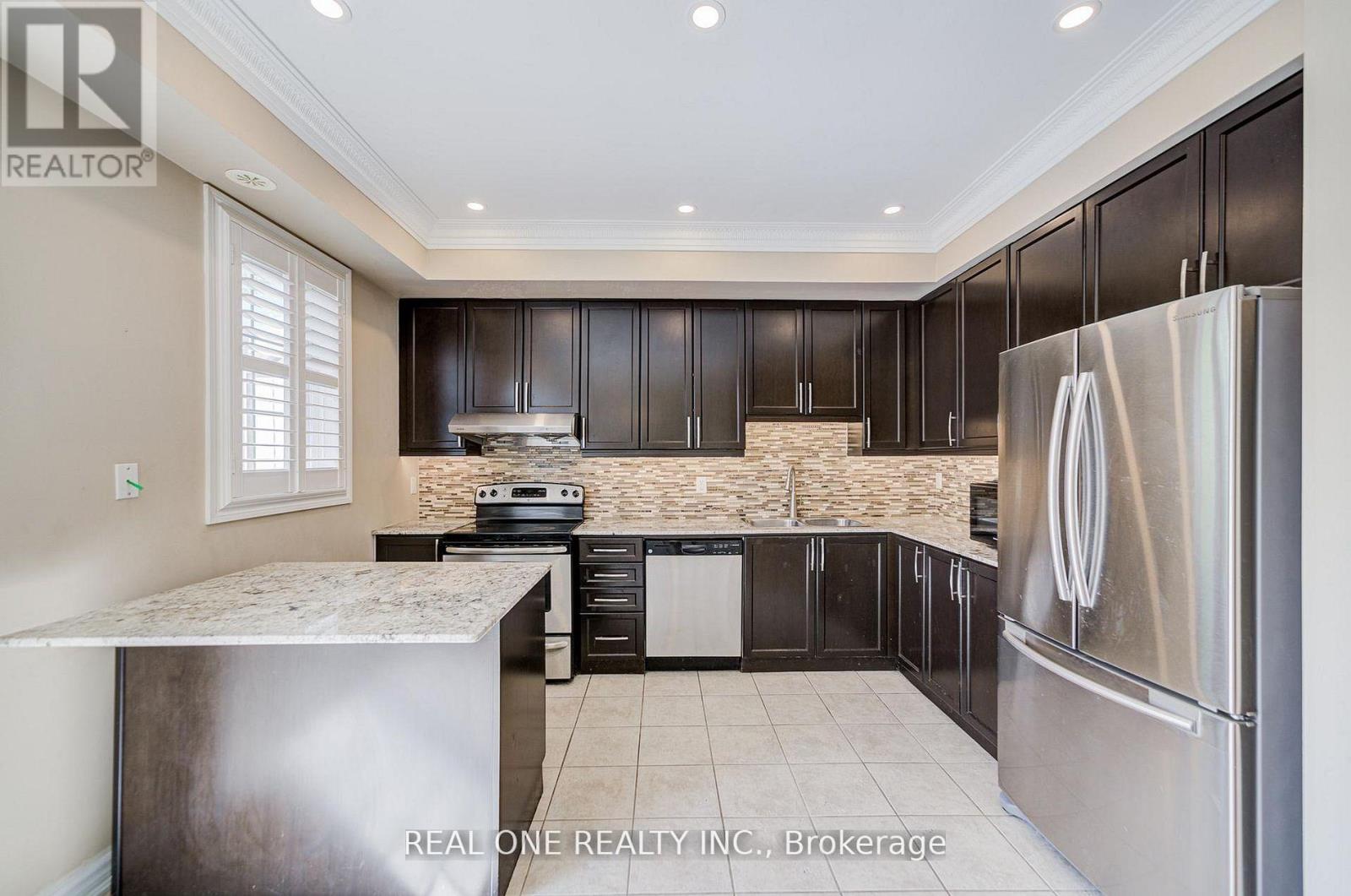 Upper - 9 Ruskov Lane, Markham, Ontario  L6C 0N9 - Photo 11 - N13538760