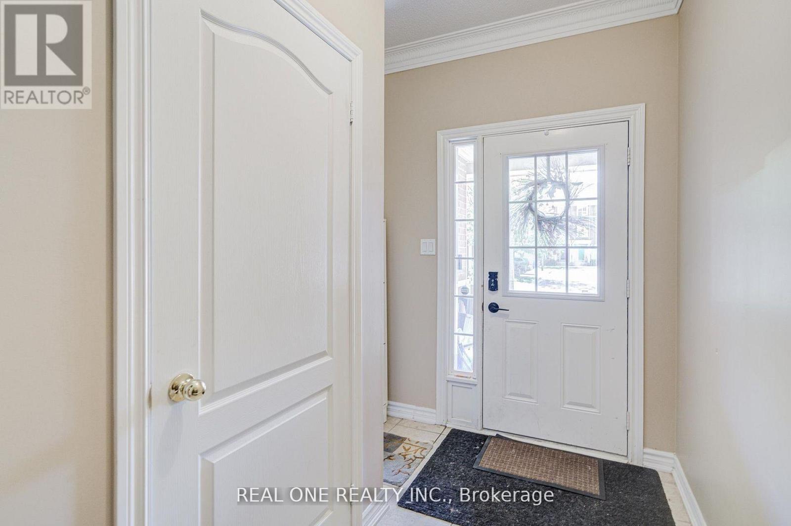 Upper - 9 Ruskov Lane, Markham, Ontario  L6C 0N9 - Photo 3 - N13538760