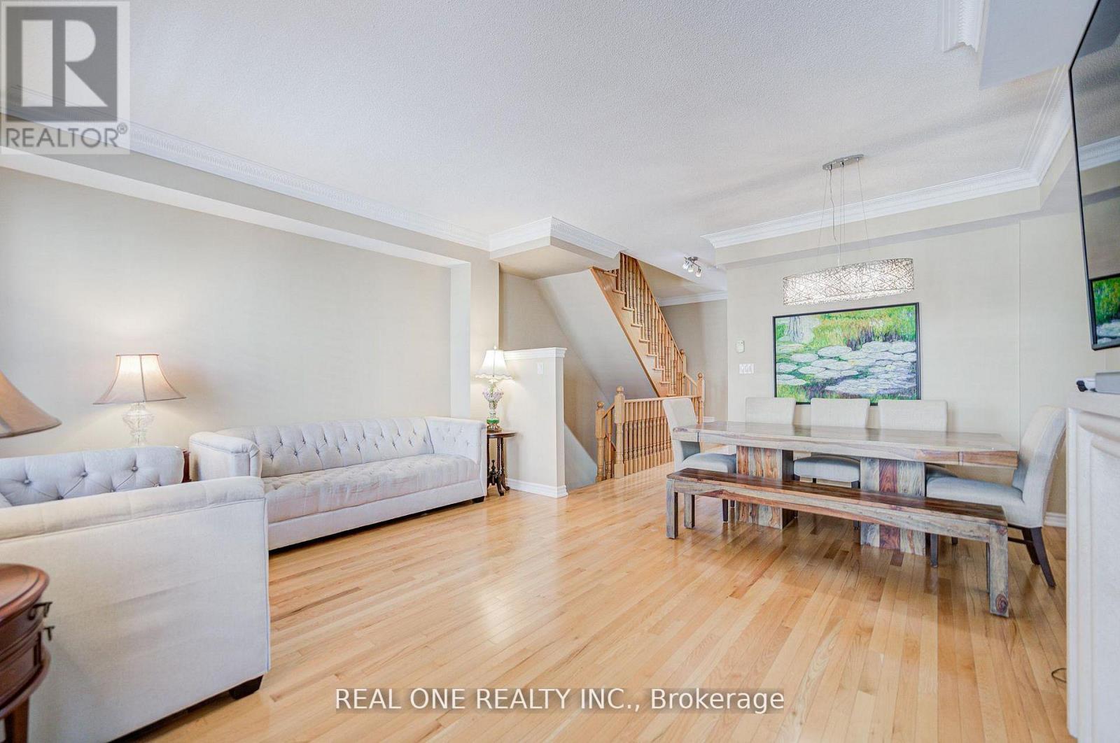 Upper - 9 Ruskov Lane, Markham, Ontario  L6C 0N9 - Photo 4 - N13538760