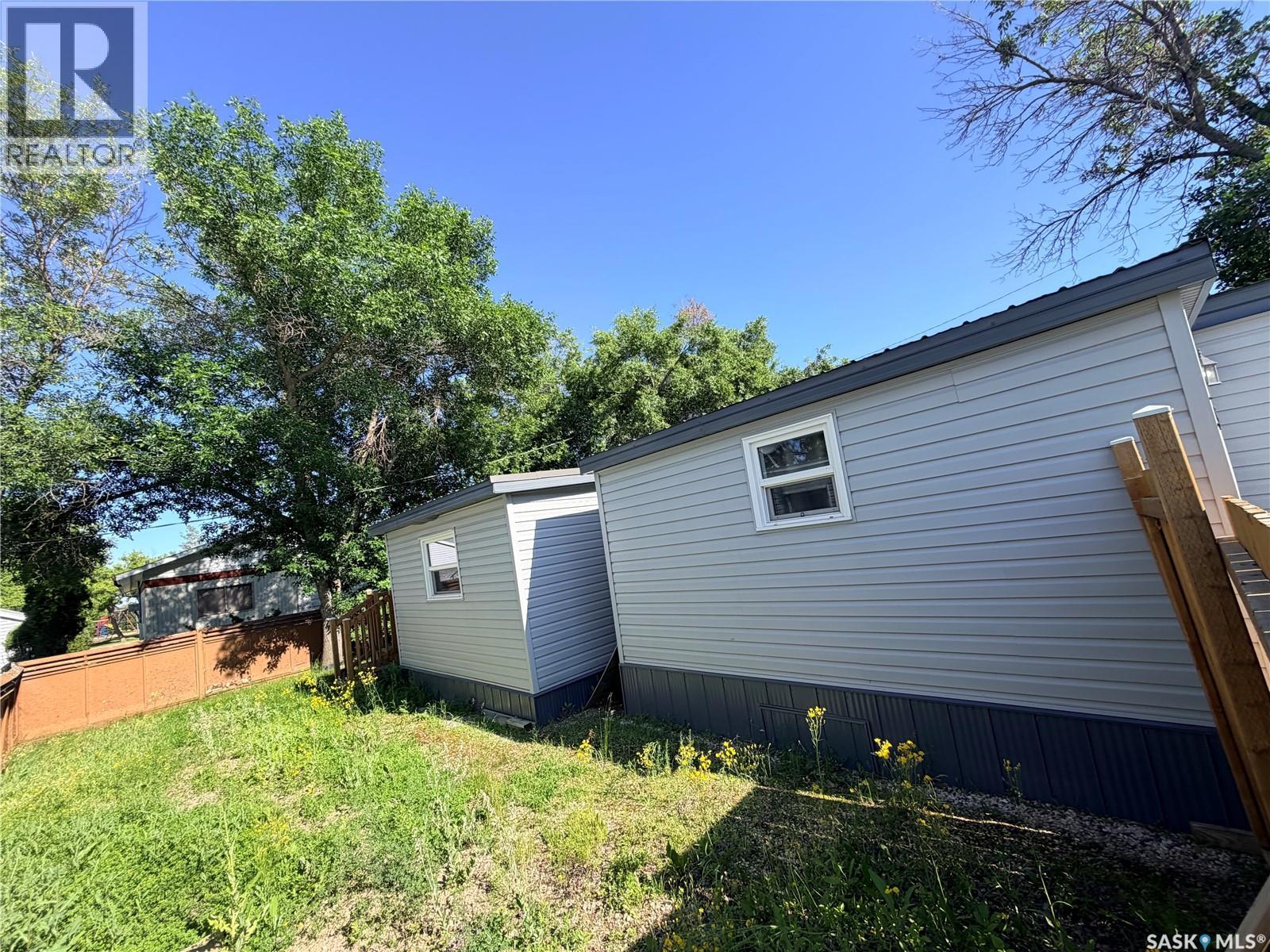 25 Sunrise Estates, Assiniboia, Saskatchewan  S0H 0B0 - Photo 2 - SK041686