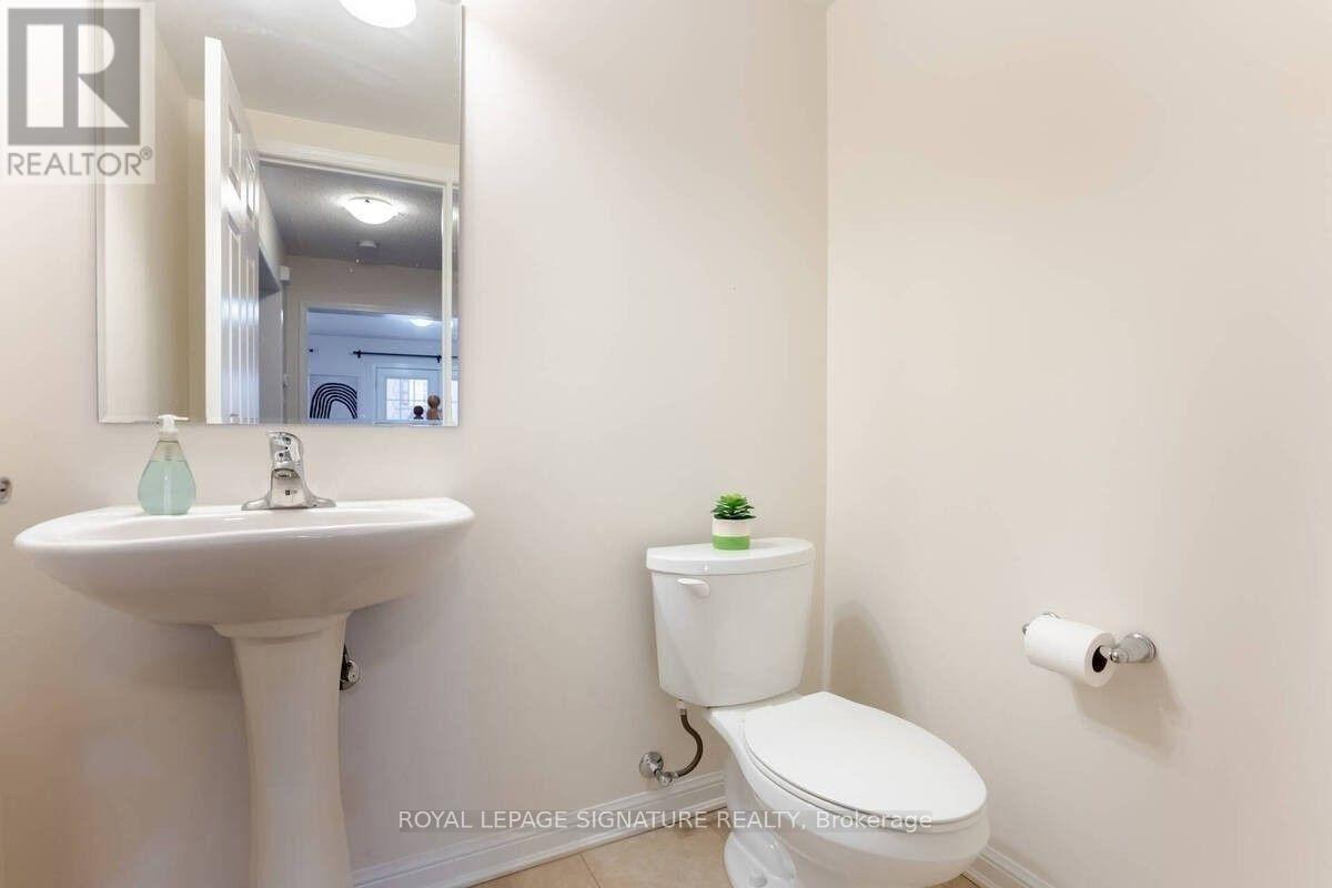 926 Nadalin Heights, Milton, Ontario  L9T 8R2 - Photo 5 - W13538504
