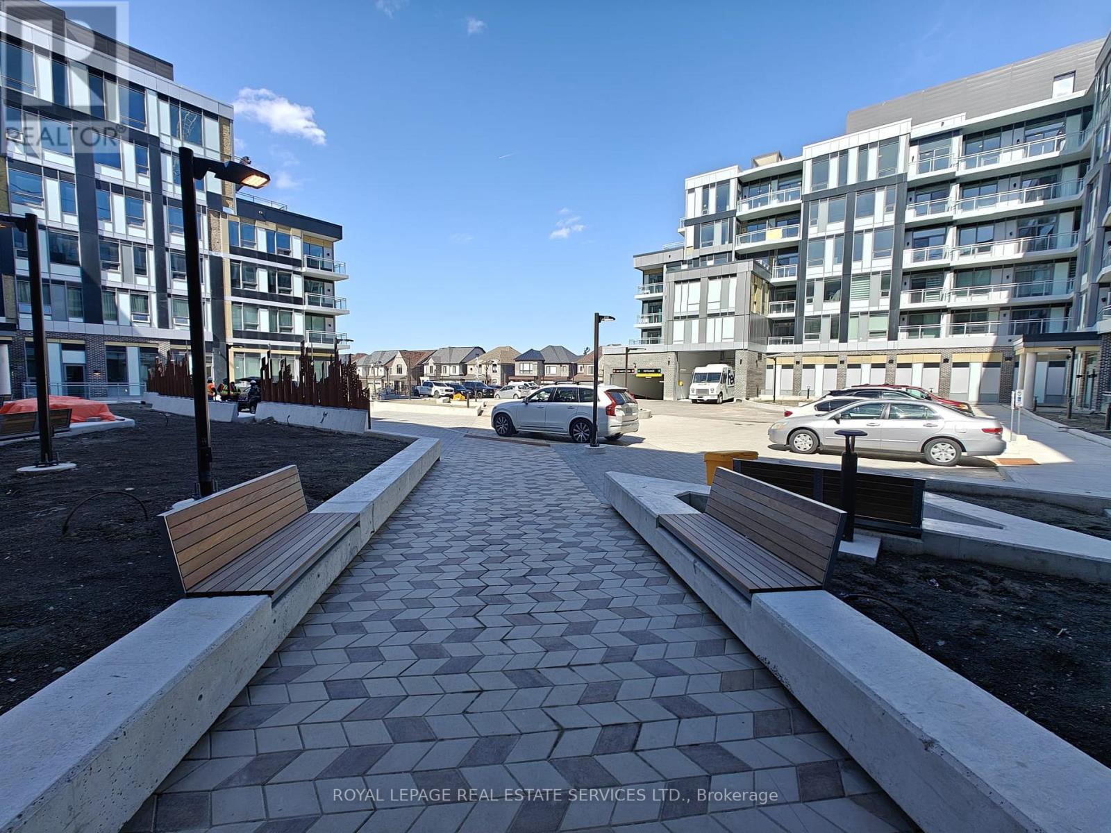 333 - 2501 Saw Whet Boulevard, Oakville, Ontario  L6M 5N2 - Photo 2 - W13538510