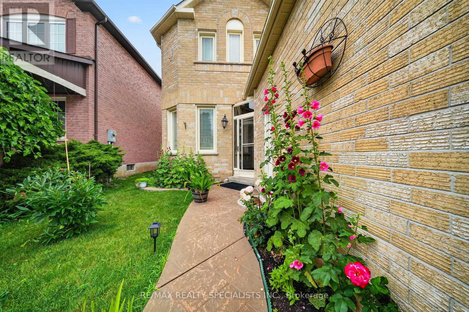 3 Nuffield Street, Brampton, Ontario L6S 4X2 - Photo 3 - W13538532