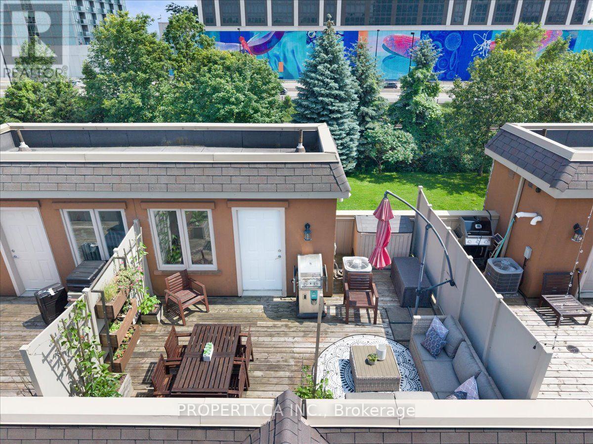 Th92 - 9 Windermere Avenue, Toronto, Ontario  M6S 5A4 - Photo 21 - W13538614