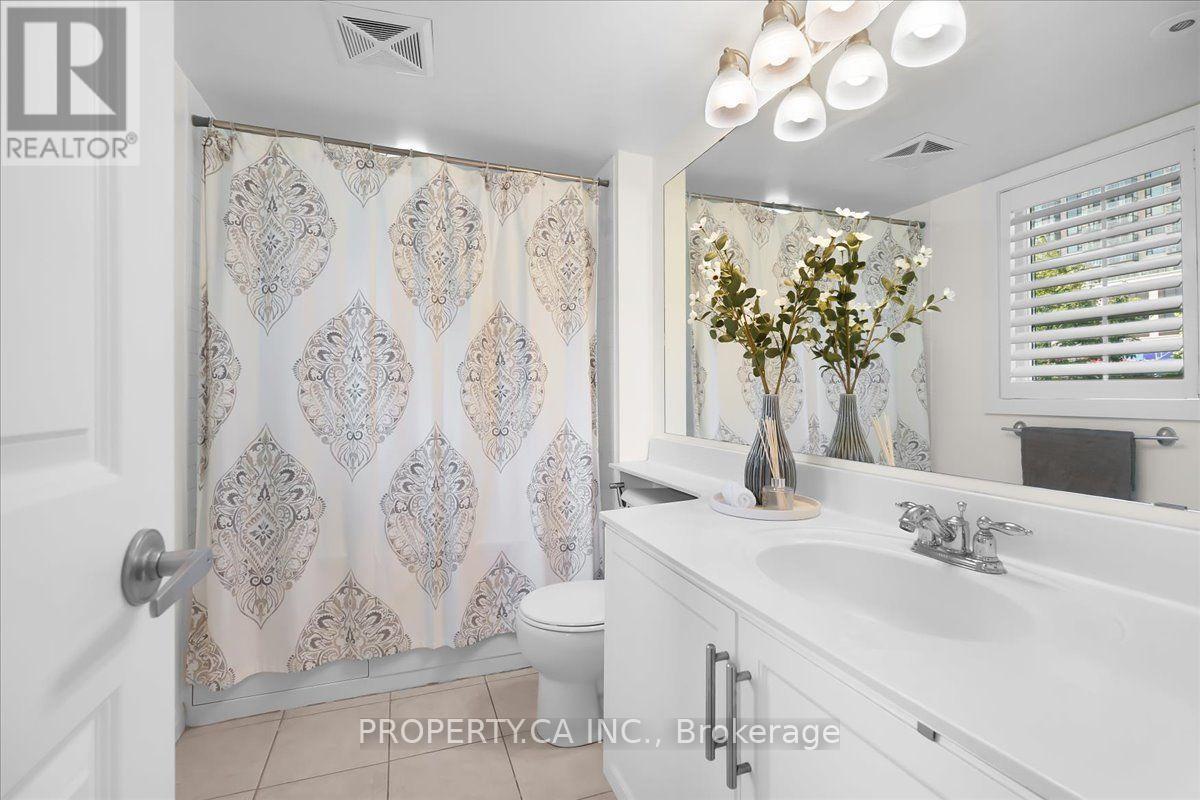 Th92 - 9 Windermere Avenue, Toronto, Ontario  M6S 5A4 - Photo 23 - W13538614