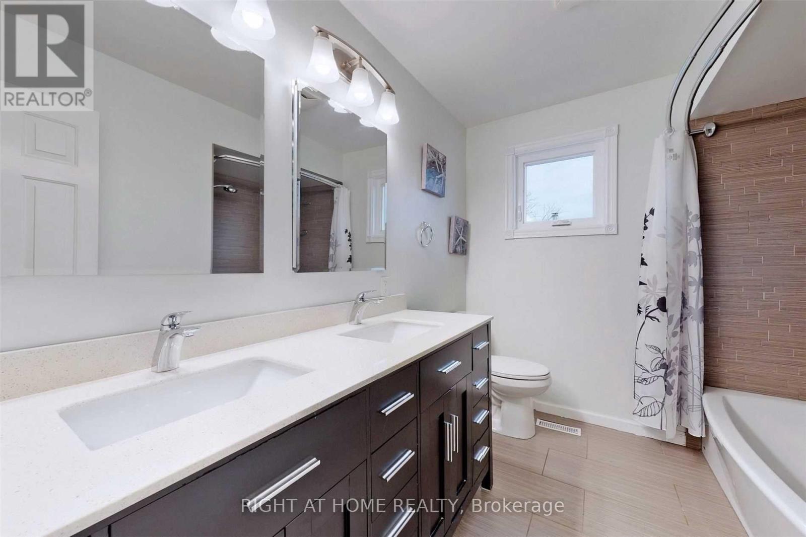 43 Topham Crescent, Richmond Hill, Ontario  L4C 9H1 - Photo 23 - N13538704