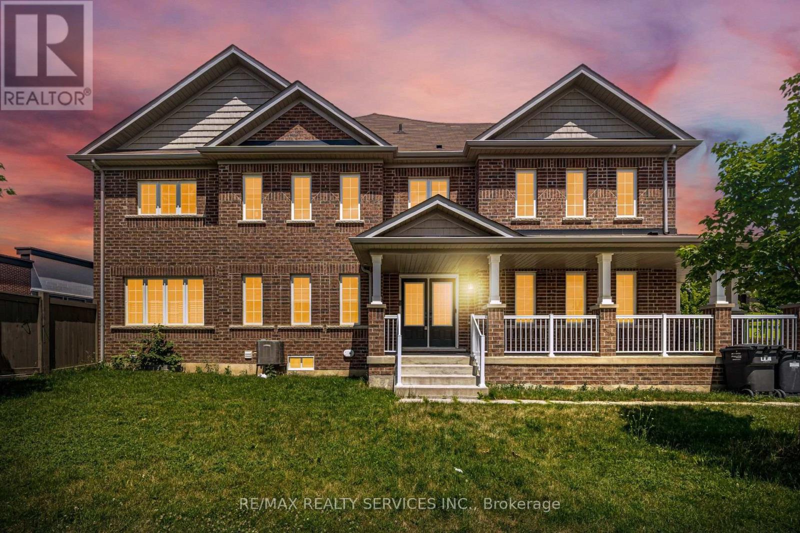144 Baffin Crescent, Brampton, Ontario  L7A 4K9 - Photo 3 - W13537780