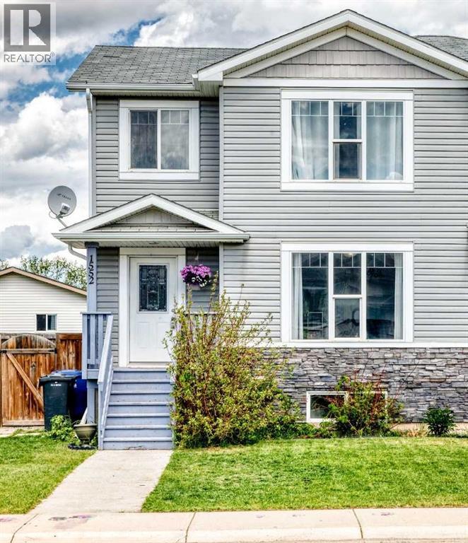 1552 Mcalpine Street, Carstairs