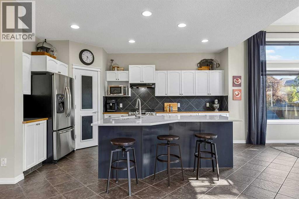 11 Chapala Square SE, Calgary, Alberta  T2X 3T7 - Photo 6 - A2327382