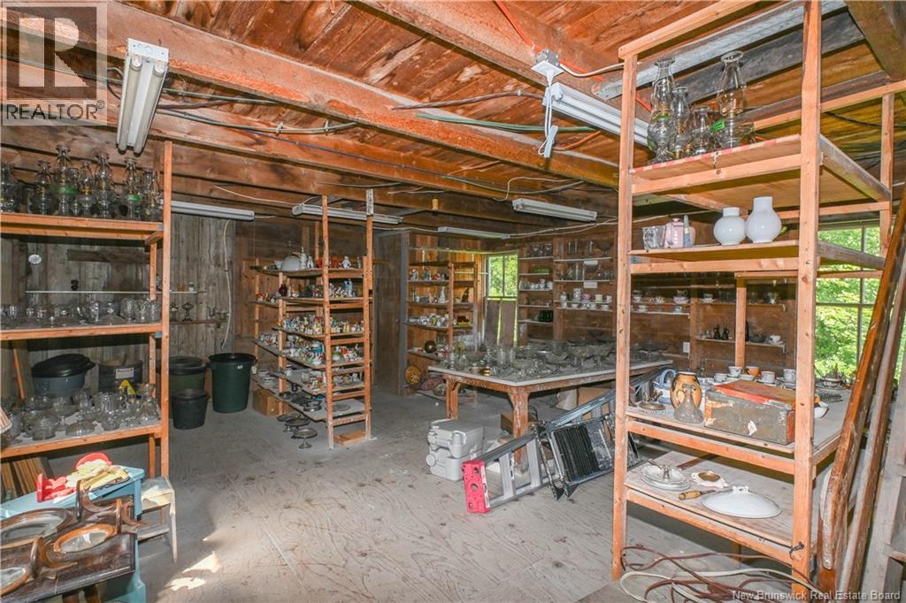 325 Savoie Street, Caraquet, New Brunswick  E1W 1A3 - Photo 26 - NB143627