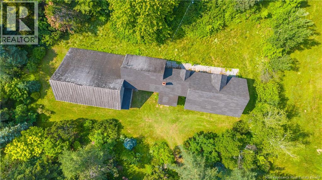325 Savoie Street, Caraquet, New Brunswick  E1W 1A3 - Photo 49 - NB143627