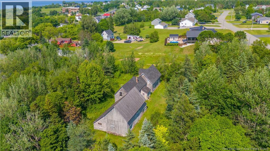 325 Savoie Street, Caraquet, New Brunswick  E1W 1A3 - Photo 50 - NB143627