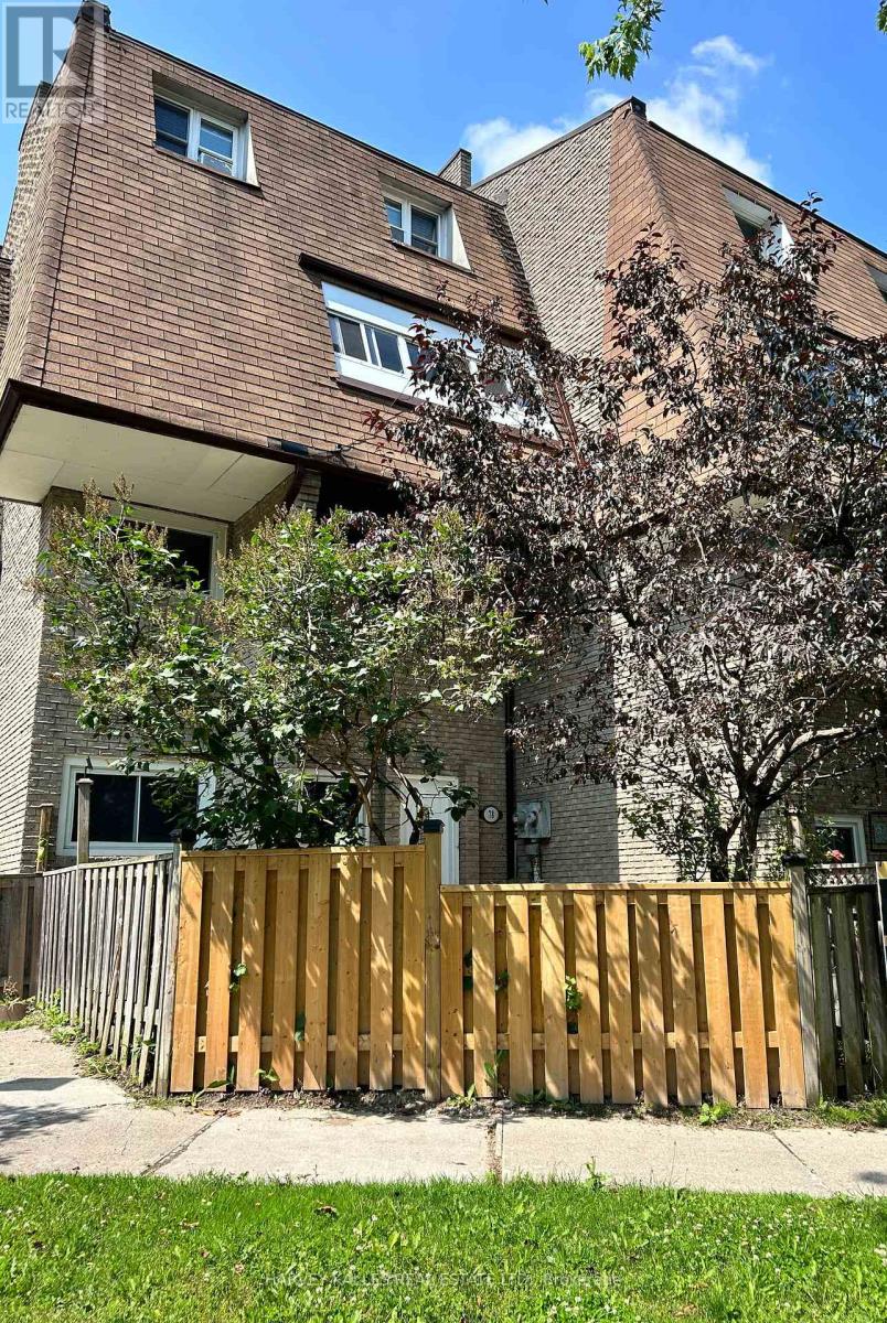 58 - 78 SCARBOROUGH GOLF CLUB ROAD, Toronto (Scarborough Village)