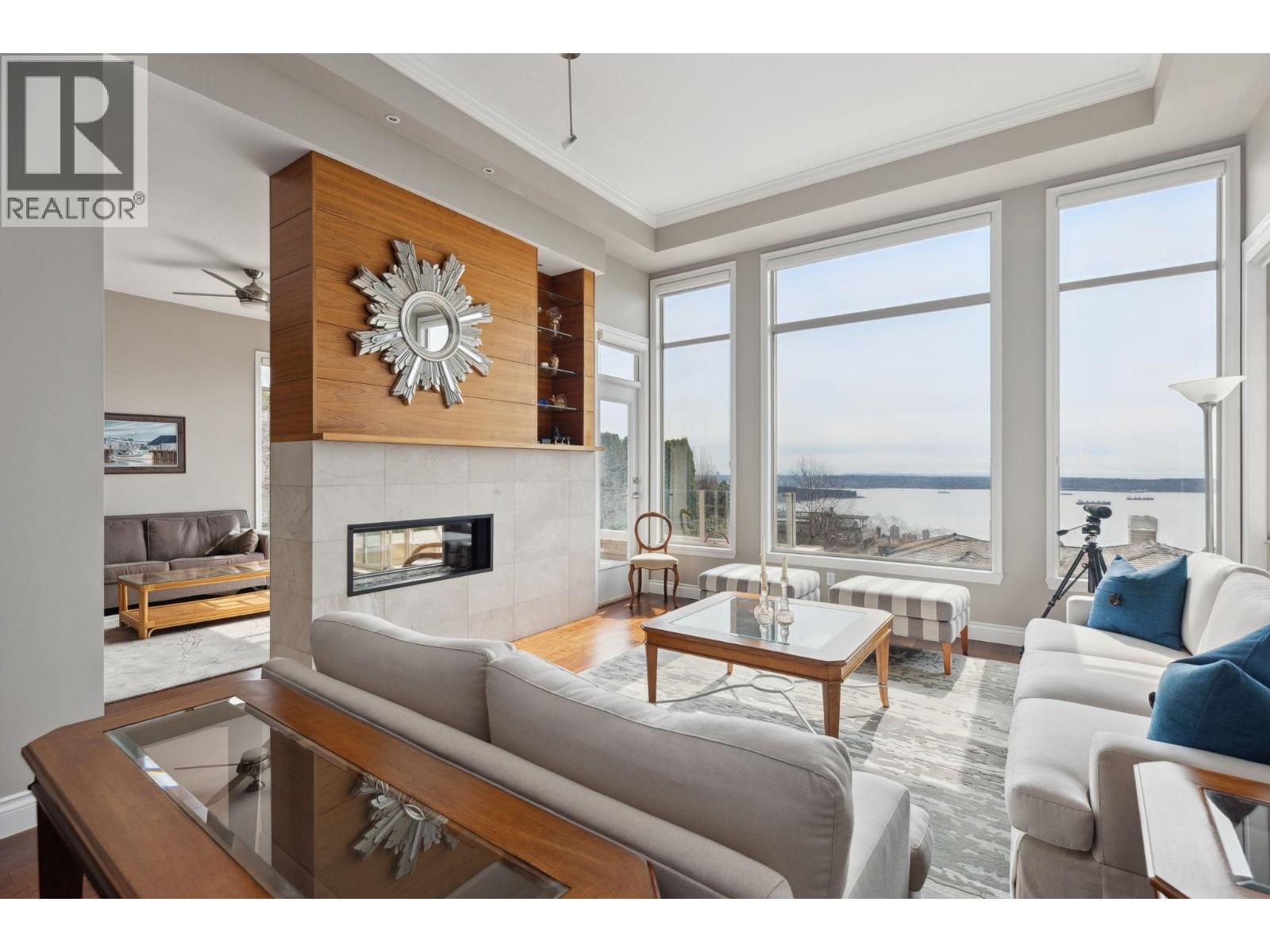 West Vancouver Row / Townhouse for sale: 3 bedroom 2,937 sq.ft. (Listed 2026-07-11)
