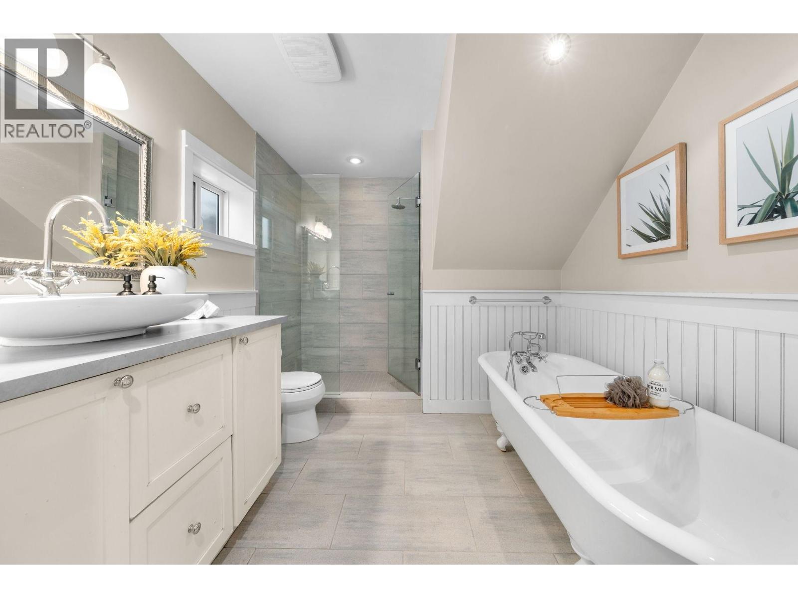 396 E Keith Road, North Vancouver, British Columbia  V7L 1V7 - Photo 24 - R3143972