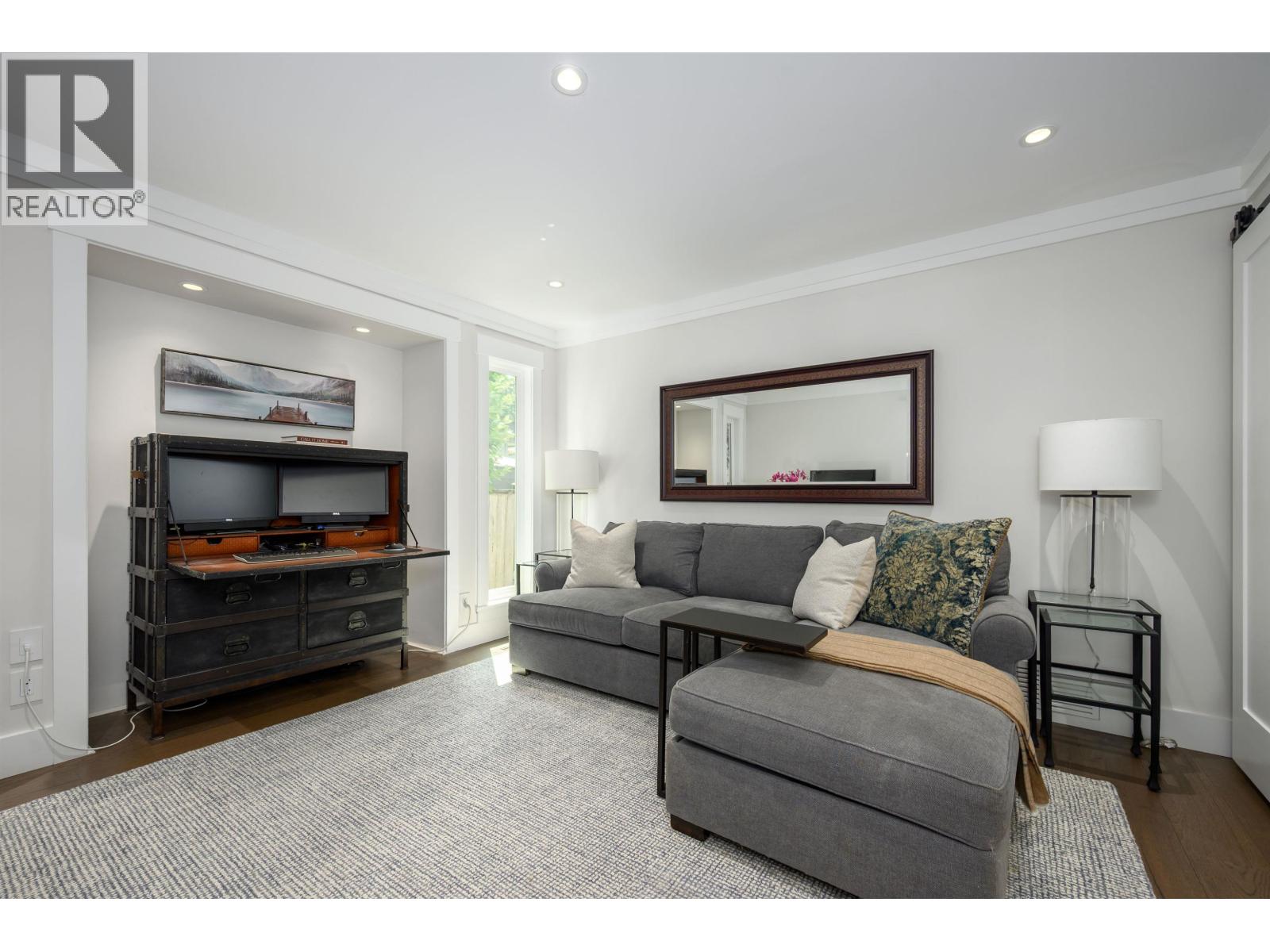 5544 Woodchuck Place, North Vancouver, British Columbia  V7R 4P1 - Photo 10 - R3144004