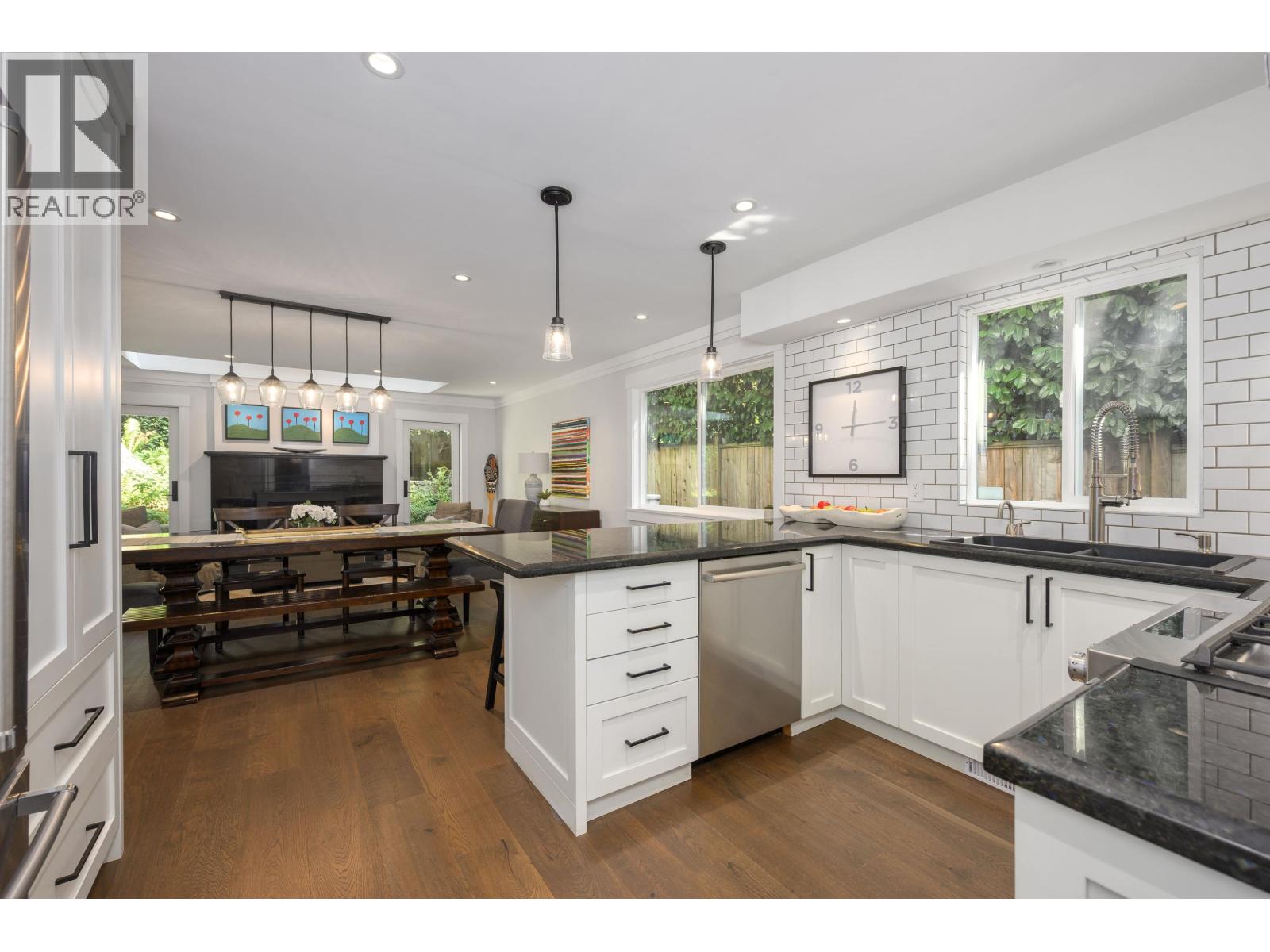 5544 Woodchuck Place, North Vancouver, British Columbia  V7R 4P1 - Photo 12 - R3144004