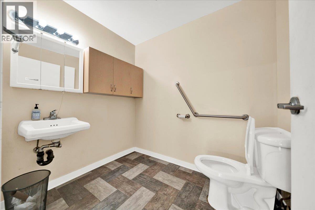 1357 Main Street, North Vancouver, British Columbia  V7J 1C4 - Photo 10 - C8080227