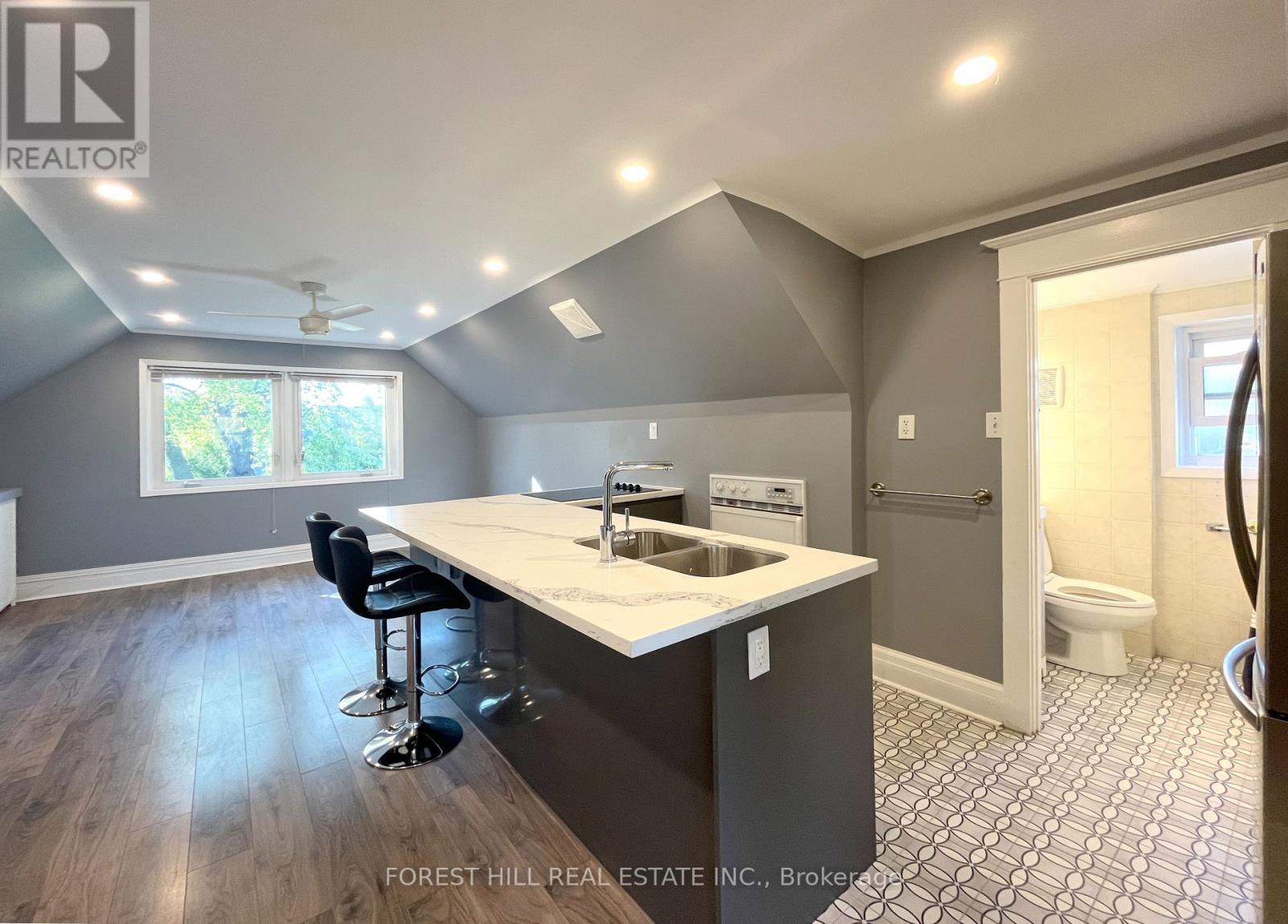 3rd - 303 Lonsdale Road, Toronto, Ontario  M4V 1X3 - Photo 5 - C13538798
