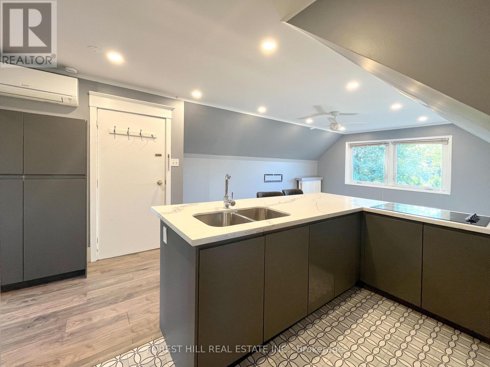 3rd - 303 Lonsdale Road, Toronto, Ontario  M4V 1X3 - Photo 6 - C13538798