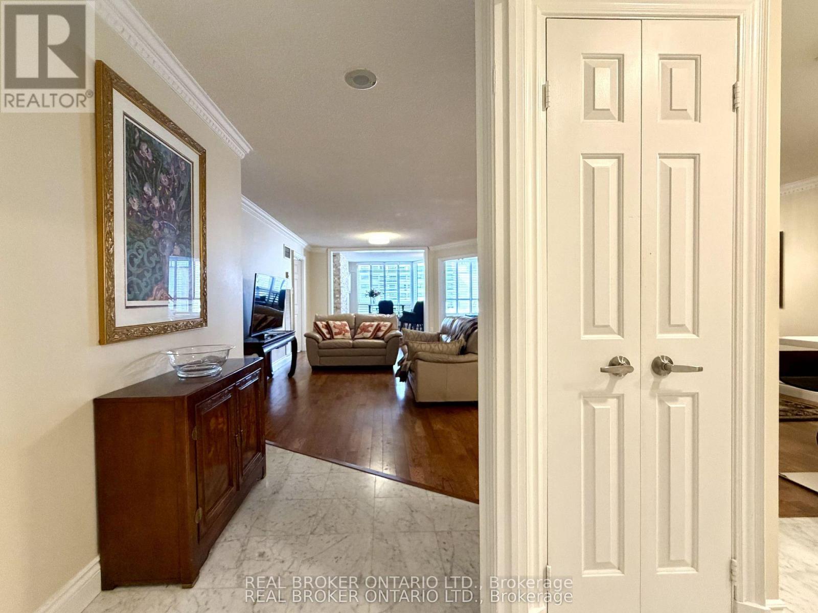 602 - 130 Carlton Street, Toronto, Ontario  M5A 4K3 - Photo 3 - C13538860