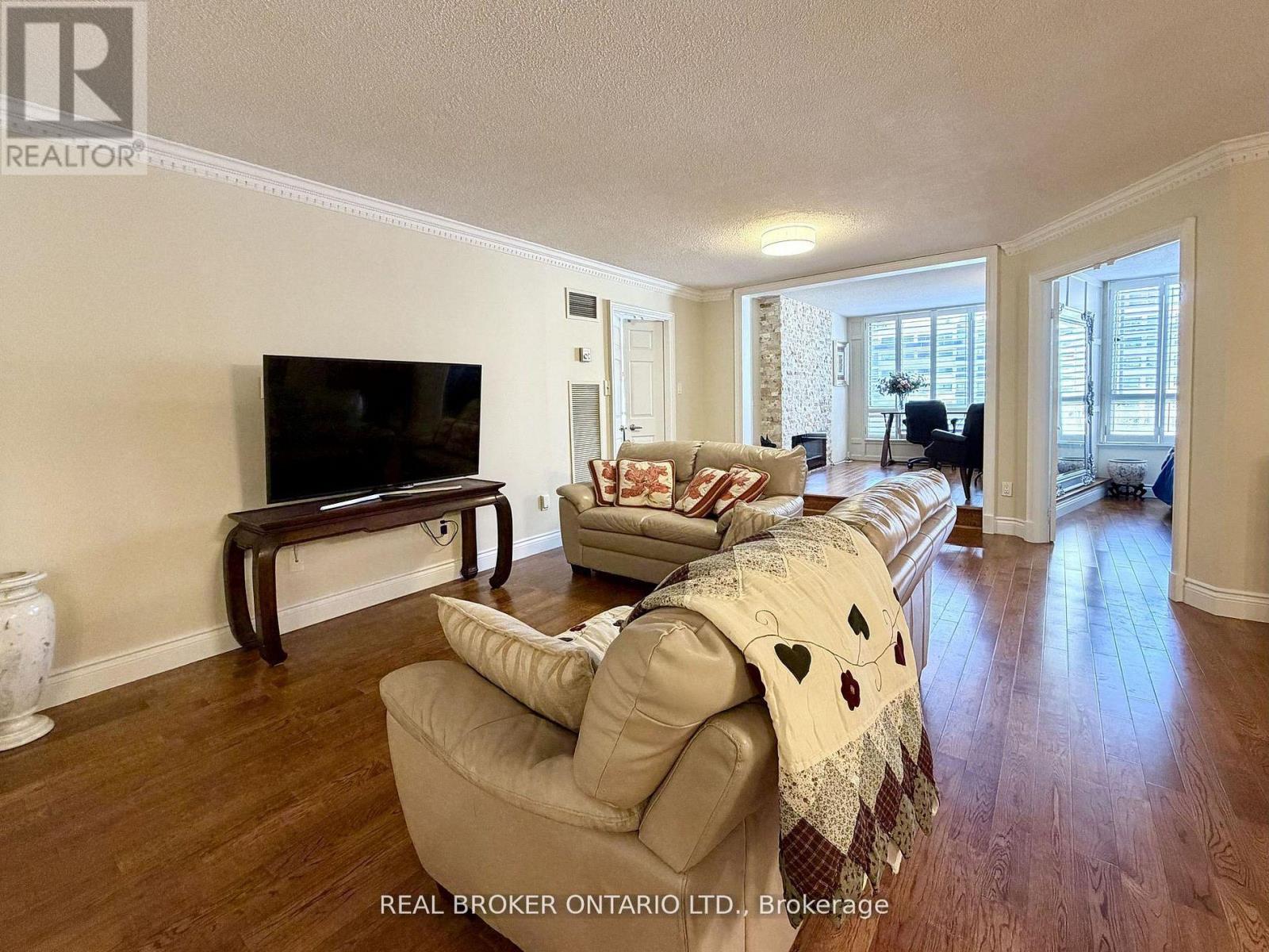 602 - 130 Carlton Street, Toronto, Ontario  M5A 4K3 - Photo 8 - C13538860