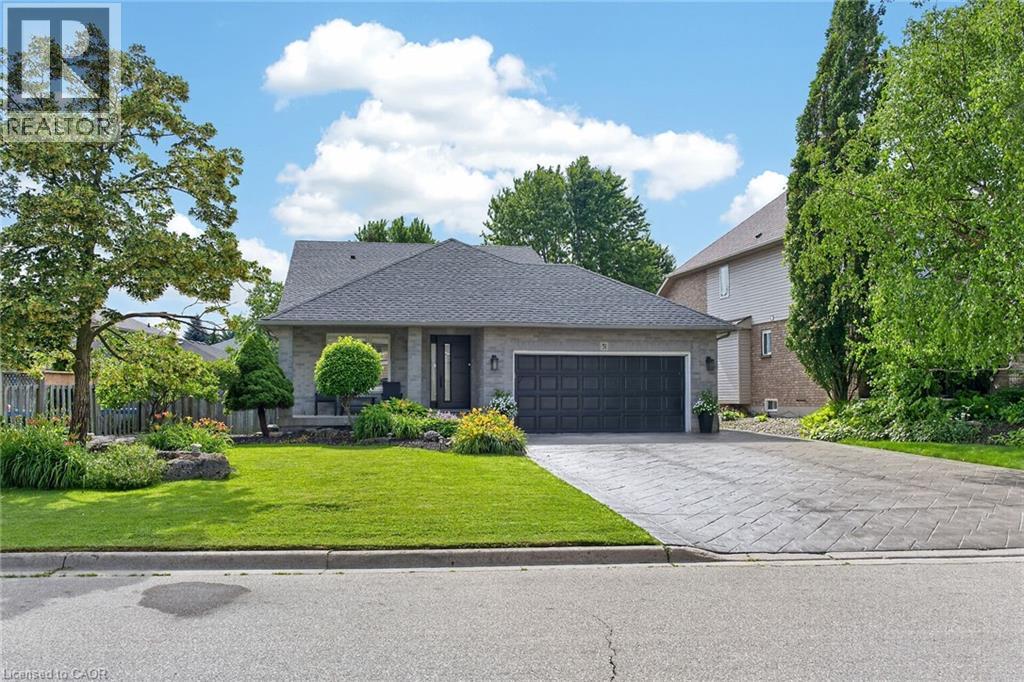 51 CABRIOLET Crescent, Ancaster, Ontario
