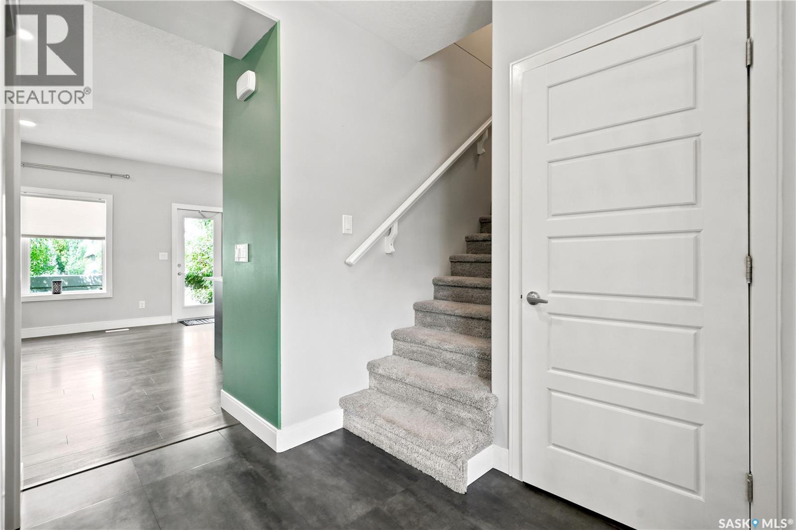 21 115 Veltkamp Crescent, Saskatoon, Saskatchewan  S7T 0T7 - Photo 3 - SK041703