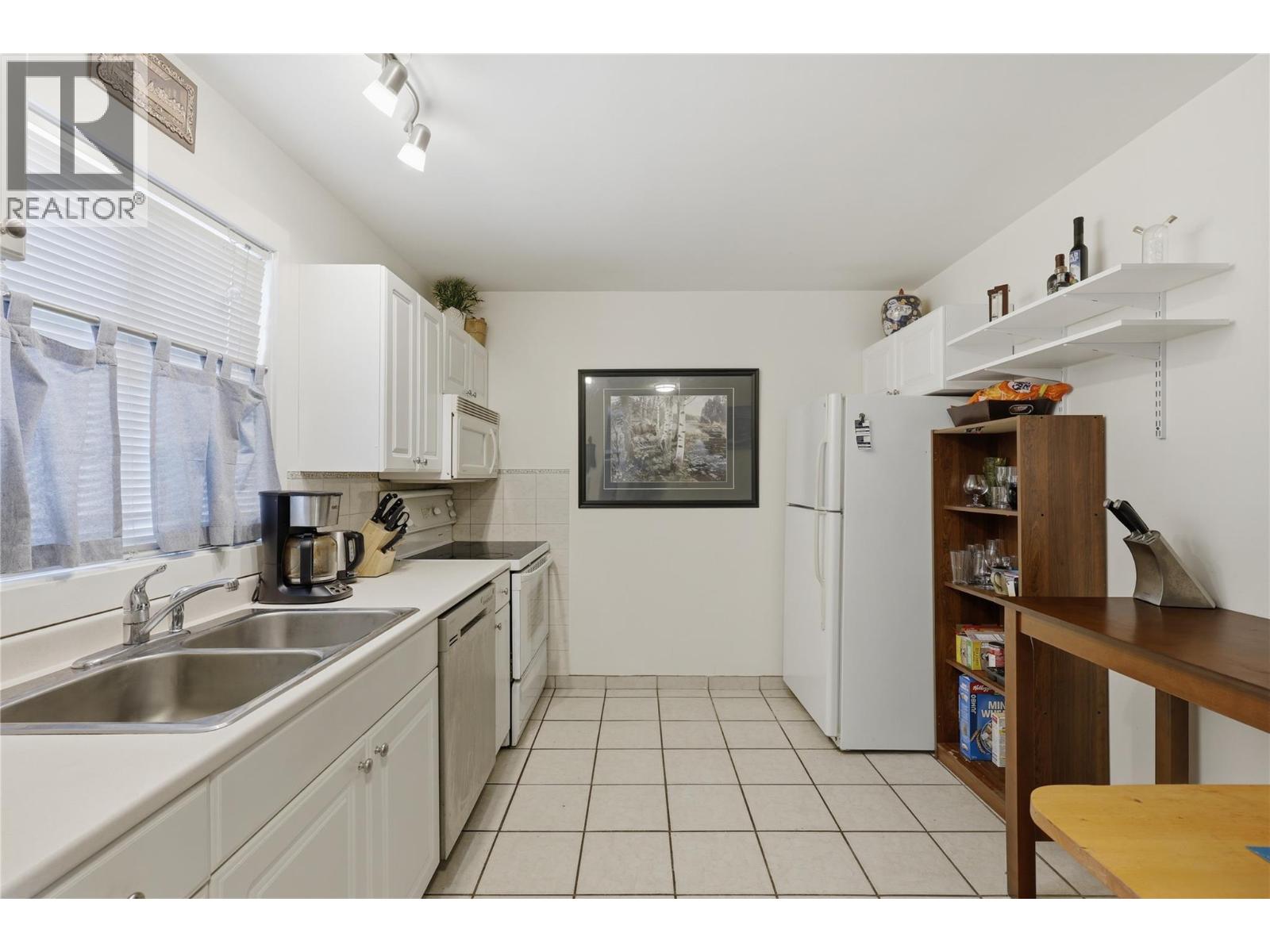 1605 Summit Drive Unit# 36, Kamloops, British Columbia  V2E 2A5 - Photo 5 - 10394068