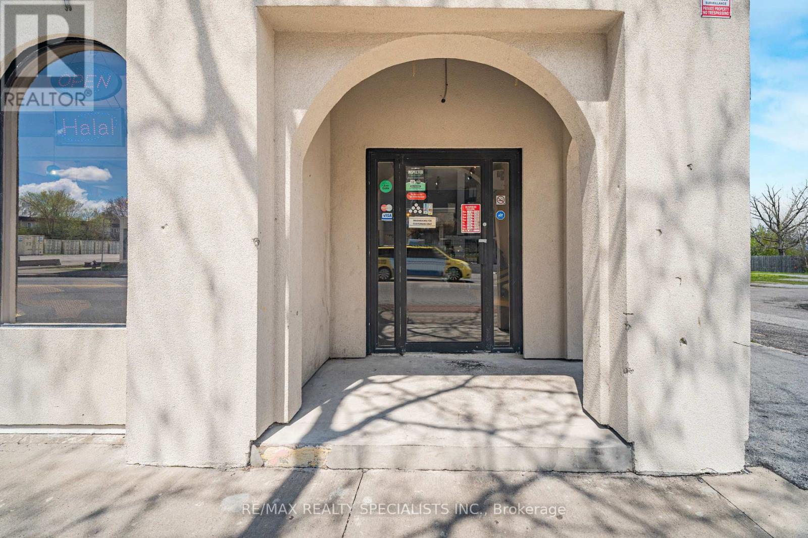 5703 Ferry Street, Niagara Falls, Ontario  L2G 1S5 - Photo 2 - X13538954