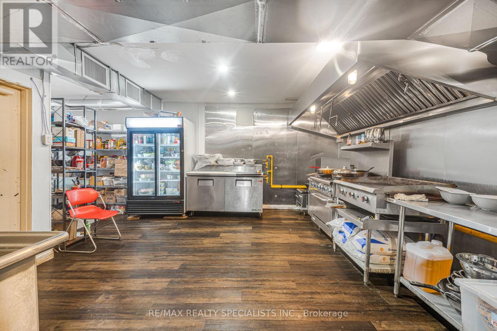 5703 Ferry Street, Niagara Falls, Ontario  L2G 1S5 - Photo 9 - X13538954