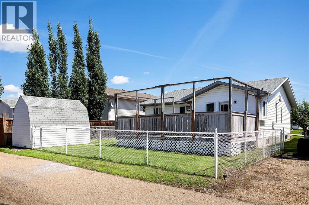 55 Edgewood Drive, Camrose, Alberta  T4V 4Z3 - Photo 3 - A2320983