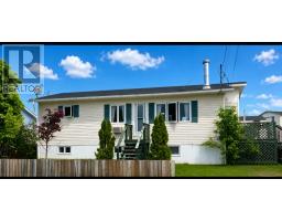 <div class="price">$209,900</div> 11 Country Road<br>Grand Falls-Windsor, Newfoundland & Labrador<br><div class='bed_bath'>3 Bed | 1 Bath</div>