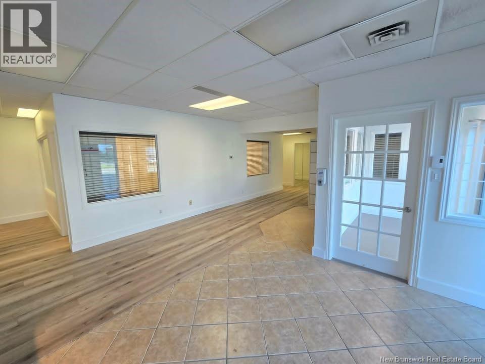 396 King, Bathurst, New Brunswick  E2A 1P3 - Photo 12 - NB143638