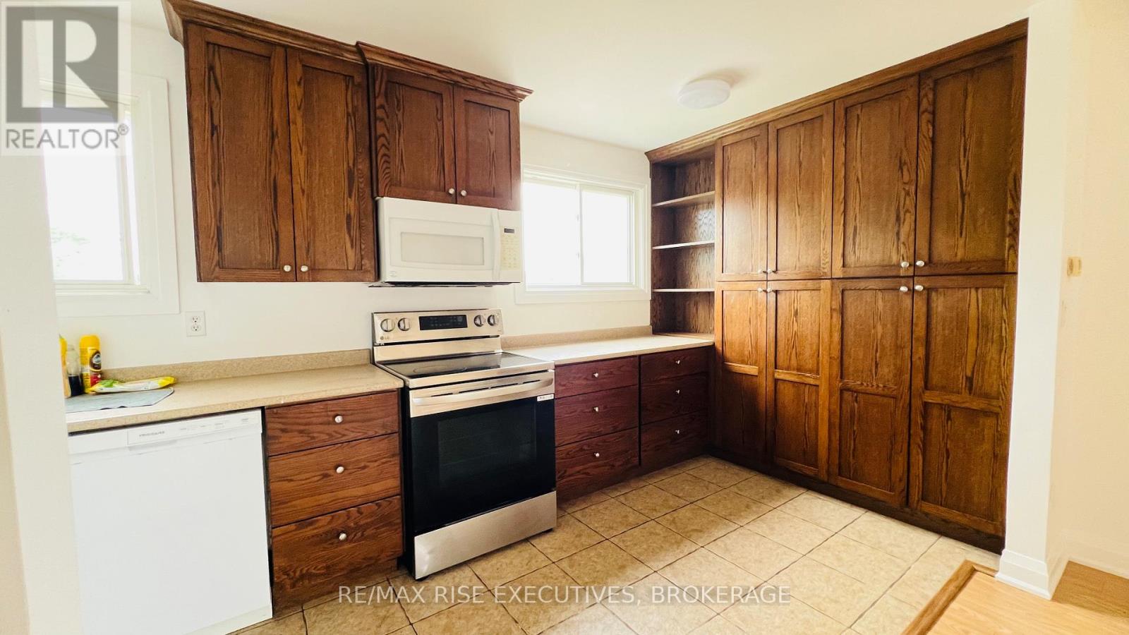 863 Datzell Lane, Kingston, Ontario  K7M 7P9 - Photo 3 - X13539214