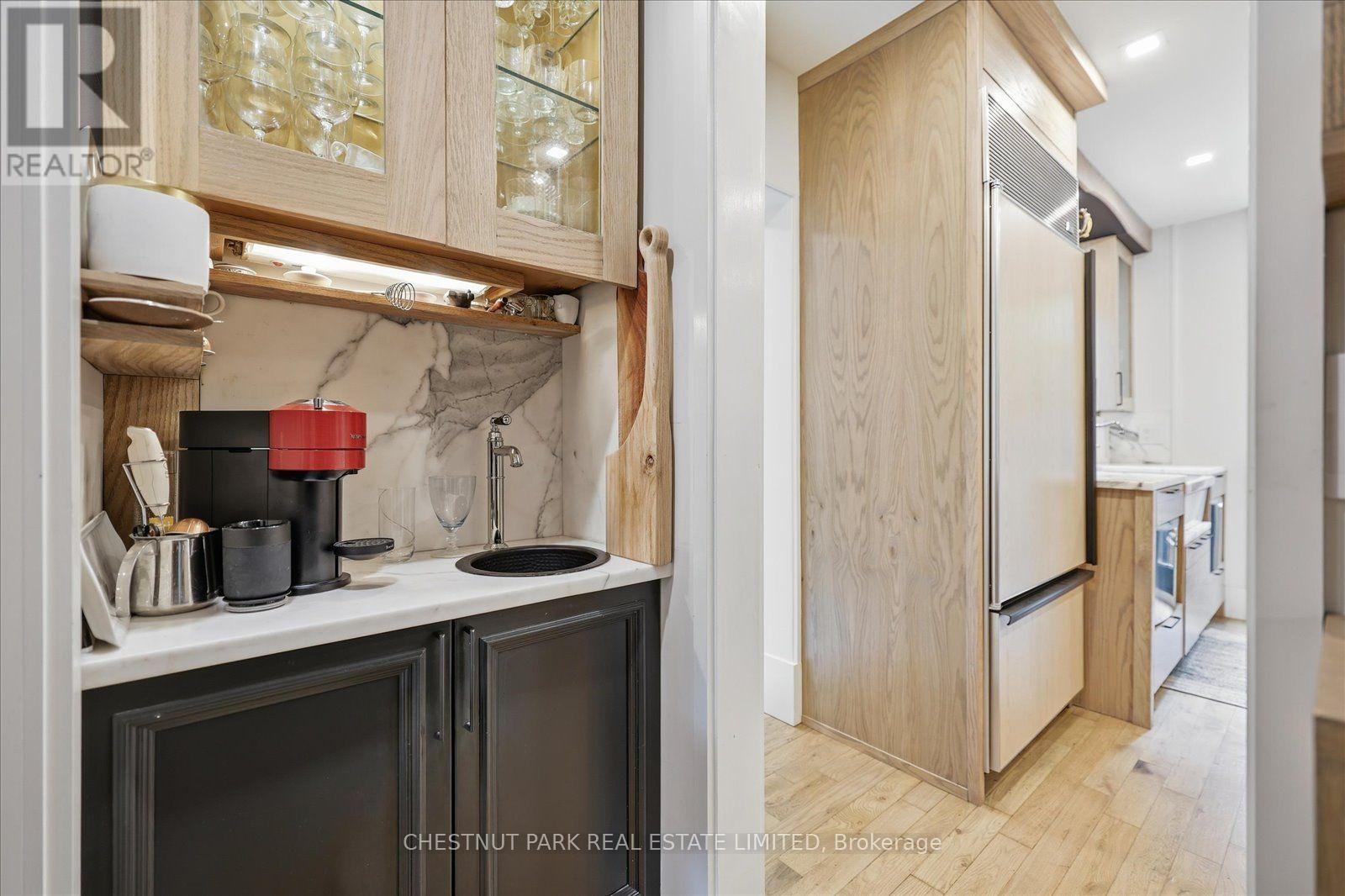 310 Bessborough Drive, Toronto, Ontario  M4G 3L1 - Photo 17 - C13538994
