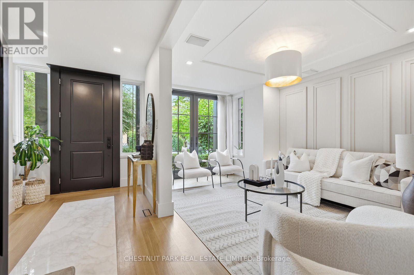 310 Bessborough Drive, Toronto, Ontario  M4G 3L1 - Photo 5 - C13538994