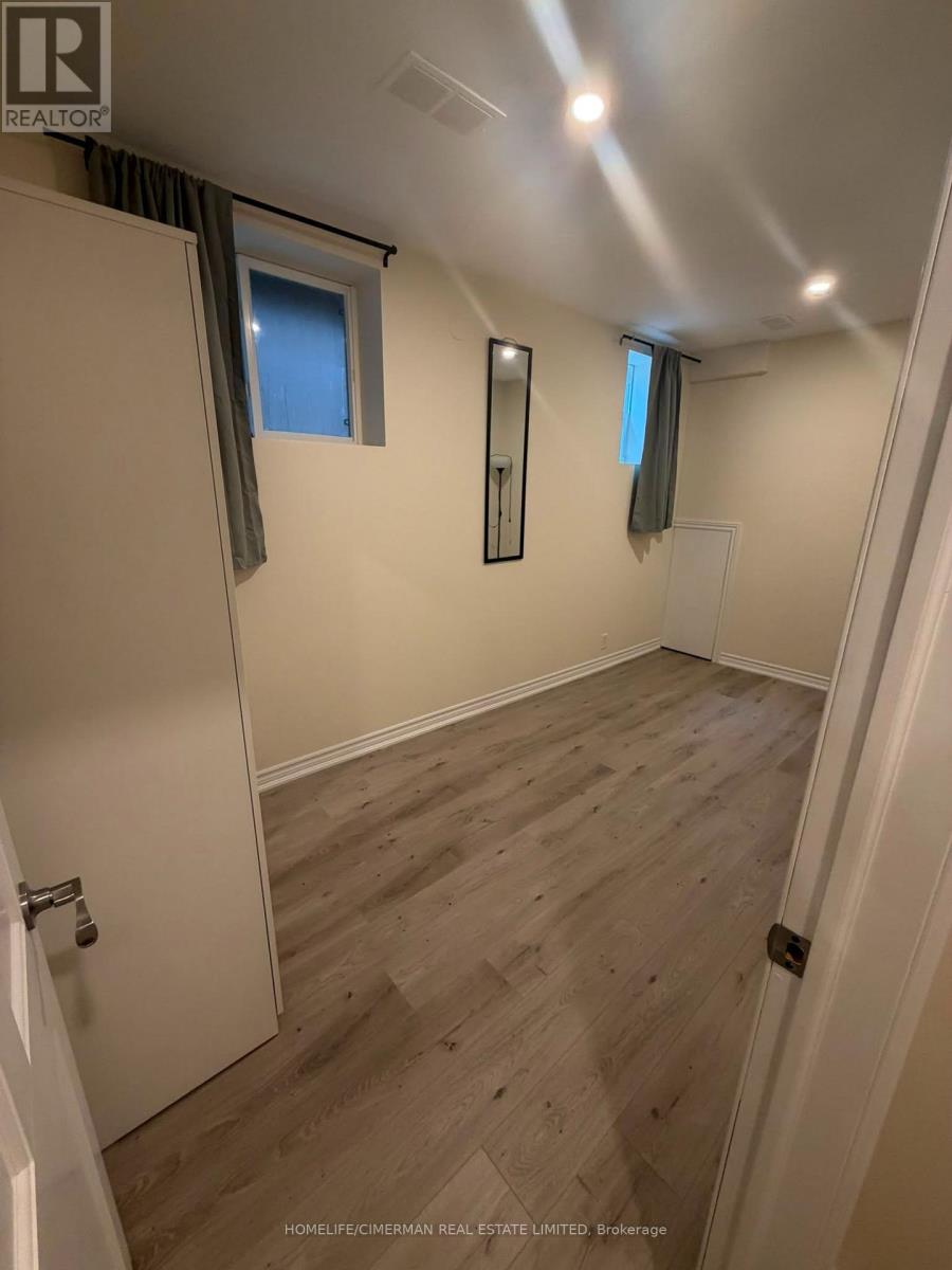 Basement Unit 1 - 92 Alexis Boulevard, Toronto, Ontario  M3H 2P7 - Photo 17 - C13539056