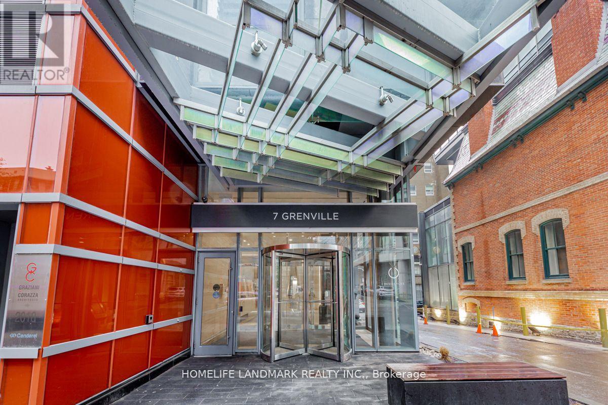 5306 - 7 Grenville Street, Toronto, Ontario  M4Y 0E9 - Photo 2 - C13539122