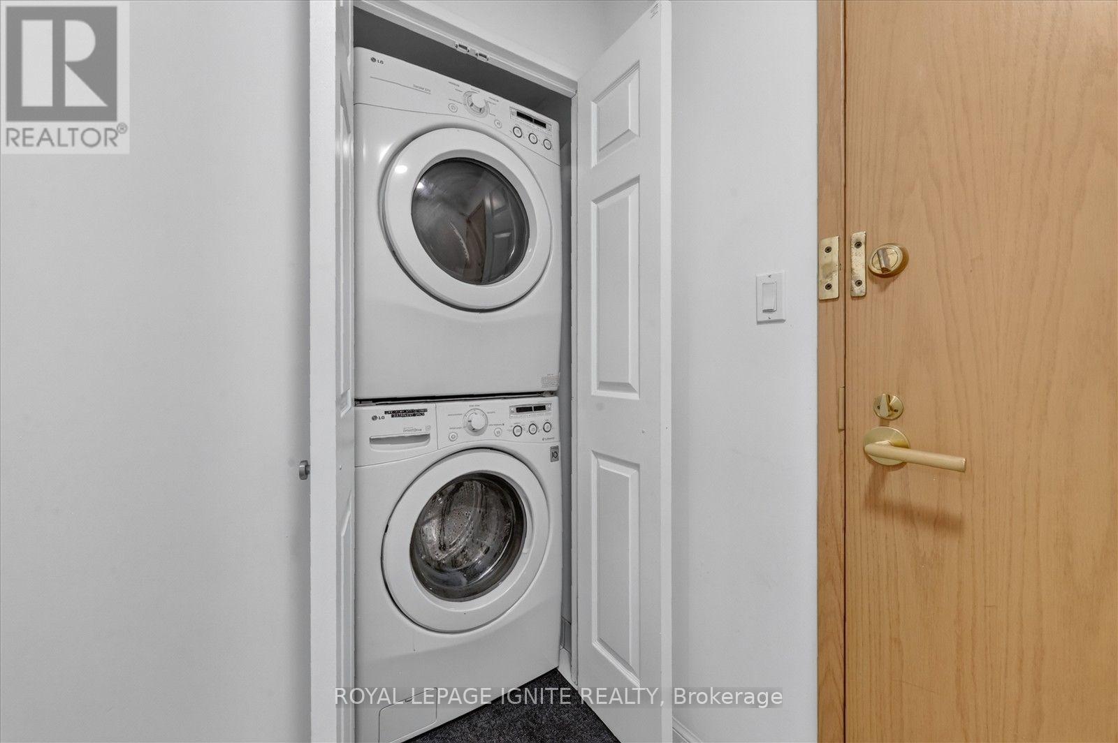 1206 - 24 Wellesley Street W, Toronto, Ontario  M4Y 2X6 - Photo 11 - C13539134