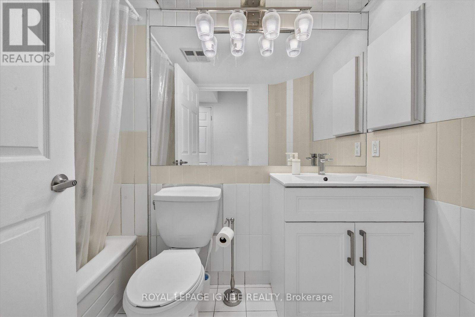 1206 - 24 Wellesley Street W, Toronto, Ontario  M4Y 2X6 - Photo 12 - C13539134