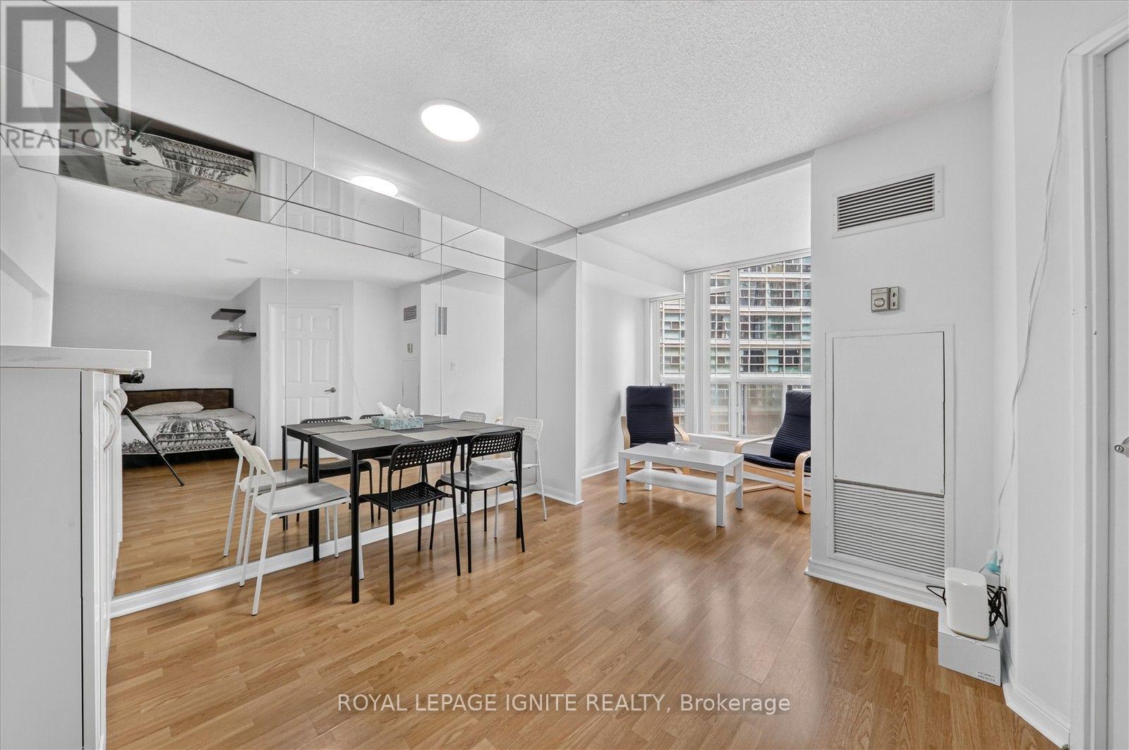1206 - 24 Wellesley Street W, Toronto, Ontario  M4Y 2X6 - Photo 18 - C13539134