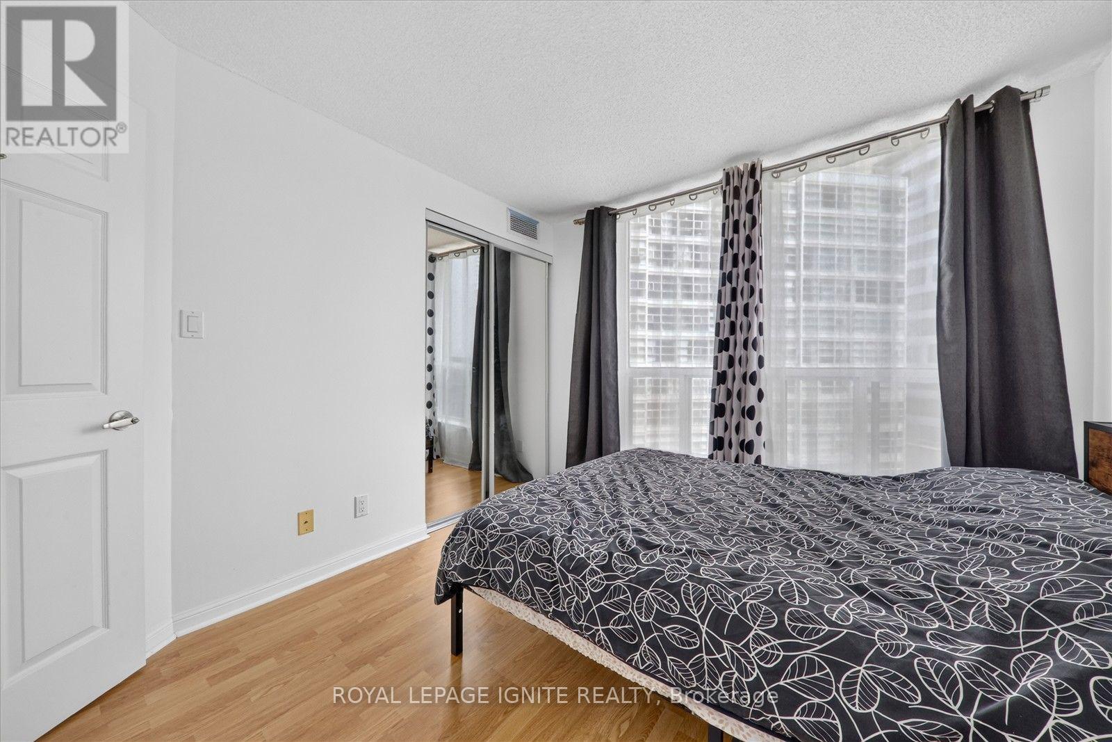 1206 - 24 Wellesley Street W, Toronto, Ontario  M4Y 2X6 - Photo 25 - C13539134